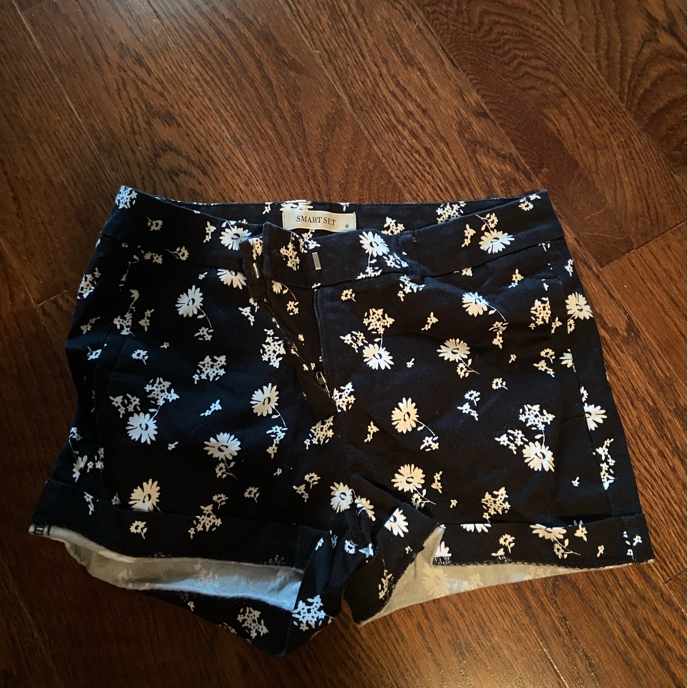 Patterned shorts